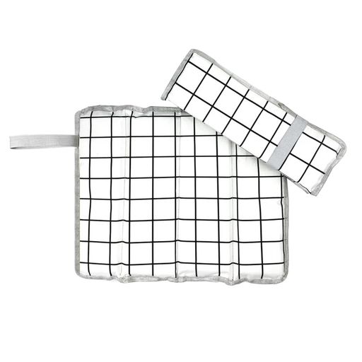 【軽量素材】この超軽量発泡スチロールひざまずいマットと座布団は、岩石の地形から背中と膝を保護します。岩場の地形にひざまずくと痛いですが、私たちの快適なポータブルマットを使えば痛くありません。 【防水】この折り畳み式マットは防水防湿設計を採用しており、アウトドアに最適です。キャンプ、トレッキング、バックパッカー、狩猟、釣り、休憩や座っているだけでいつでも使用できます。 【使用説明】アウトドアシートは小さな袋に折り畳んで、それからベルトで簡単に縛ることができて、体積が小さくて、重量が軽くて、持ち運びと保管に便利です。 【応用】キャンプ、キャンプ、ピクニック、日陰、公園、家族旅行に適したバブルトレッキングシートマット。このミニシートクッションを持ち歩くことができます。 【快適さをいつまでも忘れないで】この携帯用折りたたみパッドはこんな小さなパッケージに折りたたむことができるので、ほとんど持ち歩くことができます。今では、どんな場面でも快適な座布団を持ち歩くことができます。
