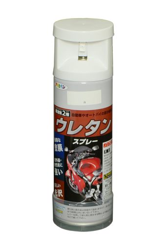 内装/外装 弱溶剤を使用しており、下地や旧塗膜を侵すことが殆どないので、幅広い素材への塗装が可能です。 反応硬化後の塗膜は強靭で、耐酸性、耐アルカリ性、耐油性、耐水性、耐溶剤性に優れています。 光沢、肉持ちに優れた仕上がりが得られます。 使用後容易に廃棄できるガス抜きキャップ付きです。 用途:(屋内外区分:屋内外用)電気器具、機械器具、自転車、オートバイ、自動車などの鉄製品(非鉄金属、メッキ面には直接塗装不可)。プラスチック(硬質塩ビ、FRP、ABS)。 (標準)塗り回数:2回塗り (標準)塗り面積:300ml/0.6~1m2 (タタミ0.4~0.6枚分) 乾燥時間:夏期/20~30分 冬期/40~60分塗り重ね時間の目安: 10分
