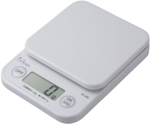 サイズ:幅11x奥行15.4x高さ3cm(約300g/電池含) 電源:単4形乾電池x2本 (電池寿命約1年) 素材・材質:本体/ABS (アクリロニトリル・ブタジエン・スチレン) 、表示部/PET (ポリエチレンテレフタレート) 最大計量:2kg 、最小表示:1g 生産国:中国 付属品:お試し用マンガン単4形乾電池 (R03) x2本 未使用時は収納しやすいコンパクトなサイズ 電池が必要な商品です ホワイトを基調とした清潔感のあるカラーリング
