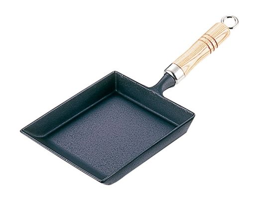 玉子焼き サイズ(cm):36x15.5x(H)7.5 内寸18x15cm 深2.8cm 材質:本体...鋳鉄(黒焼付加工) 取手...木製 原産国:本体...日本 取手...中国、日本