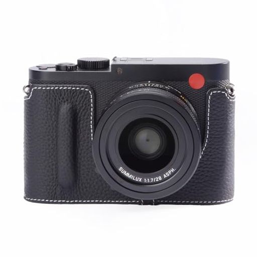 対応機種:Leica q専用。実機データに基づき型取りを行い、機体にフィットし、ガタツキなく安定した使用感を実現、日常使用や持ち歩きに安心 選ばれた素材:外部は高品質頭層牛皮使用。手触りが柔らかく、日常の小さな衝撃から機体を守り、防塵・防傷・防汗にも有効。内部はマイクロファイバー素材で、柔らかさが機体の摩耗を防止 手作り仕上げ:手作業による切断、成形、縫製を行うことで、機体へのフィット感を確保。実用性と手作りの温かみ(美感)を両立させています 配慮したデザイン:底部にバッテリー倉用の開口部と三脚ネジ穴を予め設け、三脚と直接接続可能で時間を節約できる。頻繁な取り外しが不要で、インターフェース、バッテリー、画面、ボタンは全て無阻害で使用可能。撮影の最良のパートナーとなります ギフトに最適: 日常使用や屋外撮影から長距離旅行まで、あらゆる撮影ニーズに適しており、個人使用にもギフトにも最適な実用的なアイテムです