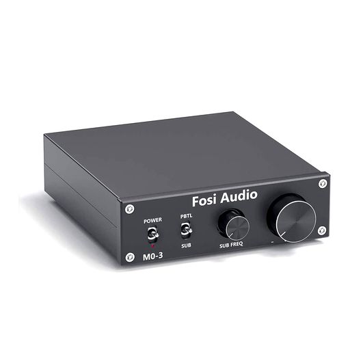 【クリーンな音質のHi-Fiアンプ】Fosi Audio M03サブウーファーアンプは、インスツルメンツ社製TPA3255D2チップを採用し、最大200Wの高効率出力を実現しました。ブックシェルフ型スピーカーやサブウーファーを駆動するのに最適なアンプです。 【サブウーファーアンプ、フルフリークエンシーモノアンプ】PBTLに切り替えると、パッシブスピーカーやパワードサブウーファーを駆動するフルフリークエンシーモノアンプとなります。SUBに切り替えると、パッシブサブウーファーやパワードサブウーファーを潜らせるサブウーファーアンプになります。 【小型ながらパワフル】20~300Hzのサブウーファー用のローパスフィルターを内蔵し、SUBの周波数をコントロールすることで、小型でシンプルなコンパクトデザインでありながら、実用的でパワフルです。 【家庭用Hi-Fiアンプ】Hi-Fiサウンドを追求するお客様のために専用設計されており、MAX出力は200Wです。注:パッケージには32V/5Aの電源が付属していますが、最大出力を得るためにはより強力な電源が必要です。
