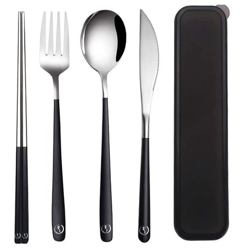 内容品:食器セット(スプーン・フォーク・ナイフ・はし)、収納ケース付き。毎日のさまざまな食事ニーズに対応 材質特徴:黒いハンドルがおしゃれで神秘的な感じを与えます!箸は滑り止め処理で快適で楽に使用できます。カトラリー は滑らかなエッジ、ミラー仕上げで、高級感があり 安全で衛生的な素材:ステンレスの採用、耐腐食・耐久性が強く・サビも無いし・衛生・長くお使えます。食洗機も対応で 持ち運びが簡単:ゴミや細菌から食器をよりよく保管および保護するためのリサイクル可能なPET収納ケースおよカトラリーレスト 様々な使用用途:手のひらに収まるサイズなの便利な携帯用のカトラリー4点セット!アウトドア・キャンプだけでなく BBQや旅行時にもお使いできるため!お弁当用 ・ディナー・日常の使用などに適して