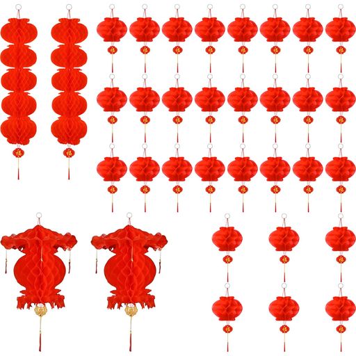 伝統的な中国のランタン: 当社の美しい中国のランタンで、ご自宅やイベントに優雅さと伝統のタッチを加えてください。高品質の紙で作られたこれらのランタンは、旧正月としても知られる春節の装飾に最適です。リビングルームやお店の入り口に吊るしたり、お祭りの雰囲気を作り出すユニークな装飾としてもお使いいただけます。 繁荣和好运的象征:在中国文化中,人们相信灯笼会带来好运和繁荣。我们的灯笼采用传统设计和鲜艳的红色,象征着欢乐、庆祝和丰収。挂上它们迎接来年,并祝愿来年平安顺利。 多機能装飾:誕生日パーティー、結婚式、ポップアップストアのオープンなどを主催する場合でも、当社のランタンはお祭りの雰囲気を加えるのに最適です。直径16cmと存在感のある大きさですが、コンパクトなので多用途に使えます。屋内または屋外に吊るして、その温かみのある輝きが魔法のような雰囲気を作り出します。 取り付けが簡単で軽量:各ランタンは長さ55cm、幅16cmです。重さはわずか 12 グラムと軽量で、吊り下げたり移動したりするのが簡単です。ランタンは2個セットで、保管と保護に便利なOPP袋に入っています。