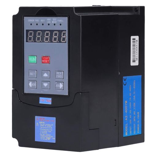 [単相入力で三相モーターを駆動] 家庭やオフィスで一般的な単相AC95-135V電源から、産業用三相AC110V出力へ変換。工場の旋盤やフライス盤を設置場所を選ばず活用でき、設備導入のハードルを下げます。 [幅広い機器に対応する汎用性] スピンドルモーターからポンプ、コンベヤ、遠心分離機まで多様な産業機器に対応。木工工場での製材ラインから食品工場の撹拌機まで、一台で様々な現場の速度制御ニーズを満たします。 [日本語マニュアルでスムーズ導入] 専門用語をわかりやすく解説した日本語取扱説明書付属で、初めての周波数変換機でも安心。設定手順を迷わず進められ、作業現場でのダウンタイムを最小限に抑えます。 [0-400Hz広帯域で精密制御] 0.75KW出力と0-400Hzの広い周波数範囲で、モーター回転数を細かく調整可能。工作機械での精密加工からコンベヤ速度の微調整まで、用途に合わせた柔軟な運転が実現します。 [コンパクト設計で省スペース設置] 140x115x80mmの小型サイズで、限られた制御盤内や作業台の隅にも設置可能。プラスチックシェルが軽量で持ち運びやすく、工場レイアウト変更時にも配線を簡単に移設できます。