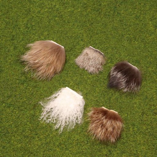 アウトドア ✔【商品仕様】ペットおもちゃ5点セットです。猫のおもちゃは日々の退屈を和らげ、ストレス解消や運動不足の改善に役立ちます。 ✔【優れた素材】すべての毛は無添加・無着色の天然動物毛を丁寧に処理してります。健康に良くない影響を与えません。ネコちゃんが噛んだり蹴ったりしても大丈夫、使いやすい小型おもちゃです。 ✔【5種類】それぞれ、ウサギの毛、シルバーフォックスの毛、ヒョウの毛、アライグマの毛、ビーチウールの毛5種の天然動物毛を使用し、それぞれ異なる香りと質感が猫の嗅覚を刺激します。 ✔【メリット1】軽量柔らかな色おもちゃ猫ちゃんが自分で遊んぶできるし、感情をリラックスさせることなどに十分に大活躍です。 ✔【メリット2】嗅ぐ・蹴る・追いかけるといった自然な動きを促す設計で、室内飼いの猫にもぴったりです。飼い主や猫ちゃんの気分により、気になる色をいつでもお気軽に交換できます。