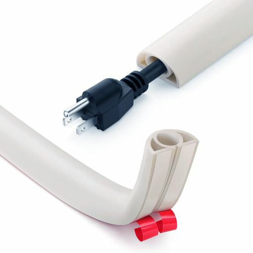 【高品質】本製品は、より厚い高品質のPVC材質でできており、耐摩耗性、耐衝撃性、耐久性に優れ、十分な緩衝力を備えており、長期間の使用でもしっかりとワイヤーを保護します。ケーブルカバー床がワイヤーを完全に包み込み、オールラウンドな保護と簡単な清掃を実現します。 【特徴】この配線モールはワイヤーを隠し、部屋全体を清潔に保つ良いことです。屋内で電源配線の収納に使用しました。散らかったケーブルをきちんと束ねて整理する。子供がコードにつまずいたり、ペットがケーブルを噛んだり踏みつけたりするのを防ぎます。平らな外面はつまずきを防ぎ、車輪やカートがスムーズに転がることを可能にします。 【幅広い用途】本製品は、オフィス、自宅、ワークショップ、工場、倉庫、商店、ホテル、コンサート、イベントなどの室内や室外のシーンに非常に適しています。スリムなサイズは、家具の下やあらゆる表面やエッジに沿ってフィットします。電気コードプロテクターや延長コードカバーとして幅広く使用できます。 【取り付けが便利】ハサミで任意の長さに簡単にカットでき、素早く平らにできます。
