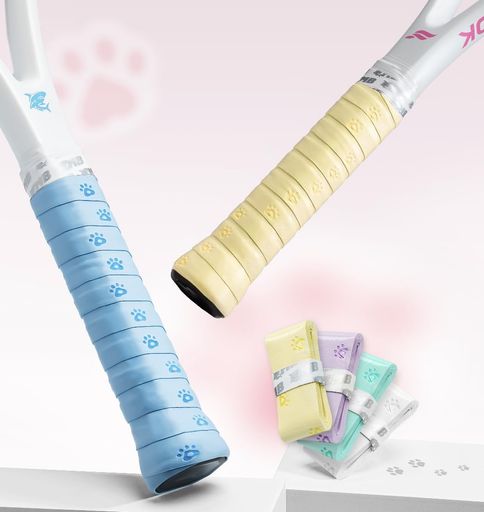 📦【仕様サイズ】6本セット:長さ約113cm(約1.2m)、幅約2.5cm、厚さ約0.6mm。高品質PUレザー素材を使用しており、薄くて丈夫、柔らかく、優れたクッション性を備えています。ワーニングご使用前には表面の保護フィルムを剥がしてください。 🏸【滑り止め·吸汗&amp;耐久性】特殊表面テクスチャーと多孔質設計で、優れた防滑·吸汗性を実現。良好な伸縮性と緩衝性で衝撃を吸収し、手首への負担を軽減。長時間使用でも疲れにくく、変形しにくい高耐久設計です。 🐾【独特の猫肉球デザイン】凹版印刷のかわいい肉球プリント。3色のトレンディなカラーとユニークなスタイルで個性を生かしてスポーティーな雰囲気に可愛いディテールを加えた。 🔄【簡単取り換え&amp;厚み調整】ワンタッチで剥がし巻くだけで簡単に取り換え可能、面倒な作業は不要です。お好みに応じて重ね巻きすることでグリップの太さを調整でき、様々な使用シーンに合わせてご利用いただけます。
