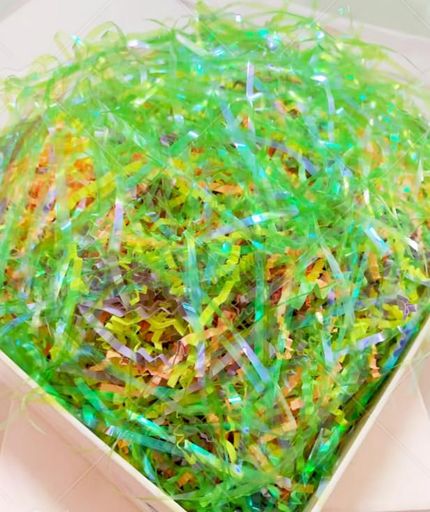 🎁【再使用可能】当社の紙パッキンは100%木材パルプから作られており、使用後は自然に還るエコフレンドリーな選択です。地球を守る一歩として、緩衝材にもこだわりを。 🎁【心を込めたギフトラッピング】やさしいの「5色」(ピンク、イエロー、きみどり、ライラック、ペールグリーン)展開で、贈り物に温かみと個性を加えます。受け取る人への思いやりが伝わる、心のこもったプレゼント包装に最適です。 🎁【多目的】ビジネスギフト、母の日、感謝祭のギフト、クリスマスの日、誕生日パーティーのギフト、結婚式のギフト、ベビーシャワーなど、フェスティバルに雰囲気を加えましょう。 🎁【适用場合】業務用・ショップ用としても最適!パーティや景品の準備、フリマアプリで商品が売れた時の緩衝材・梱包材としてもオススメです。 🎁【弾力性の高い】へたりにくいほど良い弾力性のクッションです商品を衝撃から守る緩衝材としても便利です。誕生日や記念日・ギフトなどのプレゼントでの梱包の際に使用すると、素敵な贈り物になります!