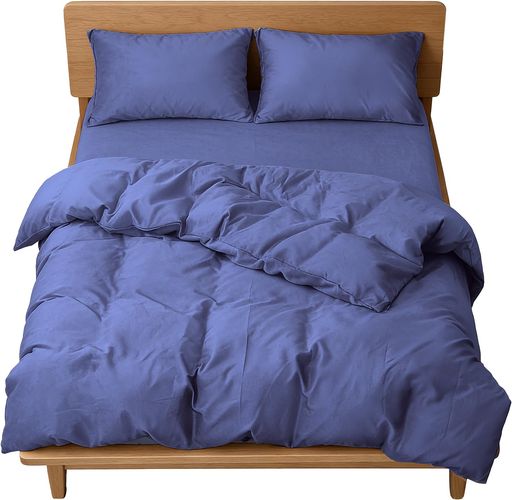 セット内容:布団カバー一枚、サイズ:シングル・150X210cm 素材:ポリエステル100%(ピーチスキン+洗いざらし) 仕様 全開ダブルファスナー使用・布団留めひも6ヶ所付き※サイズに関するご注意:製品の特性上、表示サイズと実際のサイズに多少の誤差が生じる場合がございます。あらかじめご了承ください。ご使用のベッドやマットレスのサイズを十分にご確認のうえ、お買い求めください。 (洗いざらし&amp;速乾性)弊社の掛け布団カバーには、肌触りの良さにこだわったピーチスキン加工を施しています。きめ細かな起毛により、まるで桃のようにやわらかく、なめらかな風合いをお楽しみいただけます。さらに、水洗い加工を加えることで、より自然なやわらかさに仕上げました。一般的なピーチスキン素材よりも柔らかく、毛玉やほつれができにくいのが特長です。また、静電気も起きにくいため、使い始めたその日から、まるで長年愛用してきたかのような心地よさを感じていただけます。 (吸水速乾 &amp; 0秒吸水/(抗菌防臭)ボックスシーツには吸水速乾機能が備わっており、汗をかいてもすぐに吸収し、素早く乾きます。