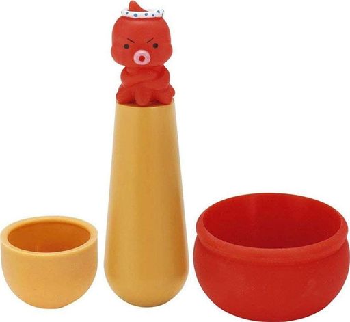 キッチンペーパーを挟んで使える油引きセット。 使い終わったら捨てられるので便利。片付け簡単でいつでも清潔。 卓上使いに便利なたこ壷型受け皿付き。 サイズ:油引き/110x35x35mm、受け皿/33x55x55mm 本体重量:56g 素材・材質:柄部/ABS(アクリロニトリル・ブタジエン・スチレン)樹脂(耐熱温度80度)、かざり/塩化ビニル樹脂(耐熱温度70度)、とめ具・受皿/シリコーンゴム(耐熱温度230度) 原産国:中国