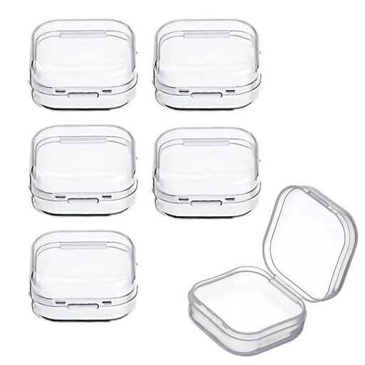 【製品情報】セット内容:6個セット。サイズ:3.5x3.5x1.8cm。 【優れた材質】これらの透明収納ケースは丈夫で耐久性のあるプラスチック製で、破損しにくく、箱の中身を見やすくしています。透明度が高いため、箱の中身が一目で見え、必要なものを簡単に見つけることができます。一体型の箱蓋設計で、紛失を避け、開閉が便利で、密封性が良い。 【便利で使いやすい】一体型のデザインで、使いやすく、スナップ式のケースカバーも便利。コンパクトで省スペースで持ち運びに便利です。 【用途が広い】石コレクション、小型アクセサリー、イヤリング、指輪、ネックレス、糸、ビーズ、フック、釣り餌、便箋、丸薬、小さな錠剤、電子部品、DIY手芸材料、釘、ナット、ボルトなど、さまざまな小物の収納整理に最適です。ペンで箱に数字や日付をマークすることもでき、整理収納をより楽しくすることができます。 【注意】輸送のため、商品の表面に汚れが付着している可能性があります。ティッシュで拭けばいいです。