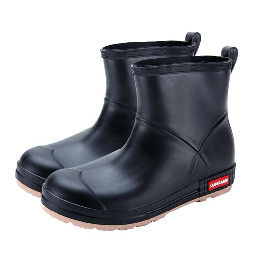 【サイズの目安】23サイズ:足長23.0-23.5cm 23.5サイズ:足長23.5-24.0cm 24サイズ:足長24.0-24.5cm 24.5サイズ:足長24.5-25cm 25サイズ:足長25.0-25.5cm 25.5サイズ:足長25.5-26cm 26サイズ:足長26.0-26.5cm 26.5サイズ:足長26.5-27cm 27サイズ:足長27.0-27.5cm※ぴったりのサイズ選びには実際の足長計測をおすすめします。 【一体成型による防水機能】継ぎ目のない完全一体成型構造により、いかなる激しい雨の中でも足元を確実に防水します。ゴム質感の撥水加工素材でできており、汚れも簡単に拭き取ることができます。雨の突然降り出す季節には、是非ご活用いただける一足です。 【軽量・快適設計】全方位に曲がる柔軟性と軽量化設計により、長時間のお歩きでも疲れにくい仕上がりです。ゆったりとしたつま先と広めの履き口で、手軽に着脱できるのもポイントです。さらに高いクッション性を備えた中底が組み合わされ、快適な履き心地を実現しています。 【優れた防滑性能】特殊な滑り止めソールが、濡れた路面でも確実なグリップ力を発揮いたします。