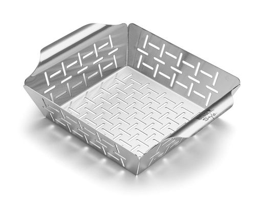 本体寸法:6.4cm 高さ x 19cm 幅 x 24cm 奥行 材質:ステンレス鋼製 お手入れの仕方:食器洗浄機対応 スライスした野菜やお肉の細切れの調理にも、デラックス調理バスケットを利用できる。 これまで知らなかった風味をもたらすために、デリケートに焼いた数々のさいの目切りの野菜を。