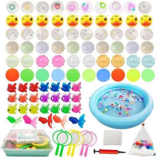 【商品詳細】スーパーボール:60個 、金魚:40ケ 、ポイ:6ケ、金魚袋:10枚 、60cmプール:1個、エアポンプ:1個 、収納ボックス:1個 、スペア紙:1セット(100枚)、合計120点縁日おもちゃセット。ご注意:スーパーボールの色はランダム発送です、予めご了承ください。 【いつでも、どこでもお祭り会場】 ビニールプールや大きめの桶に水を溜めるだけで、自宅のお庭・お風呂場・キッチンなど様々な場所で手軽に遊べます。このパッケージにはインフレータブルプールが付属しているので、あなたとあなたの家族はいつでもどこでも金魚すくいを楽しむことができます。 【高品質&amp;耐用性】すべてのおもちゃは非毒性ゴムを採用してで作りました。耐用性がもっと優れて、もっとリアルです。もっと安全にお子様に遊ばせます。 【収納が簡単】本製品は軽量な収納ボックスも付いて、使用した後、各種の部品は収納ボックスに入れて保管できます。持ち運びは超便利です。金魚の紛失を気にせず、長期間ご使用いただけます。対象は6歳以上の子供です。