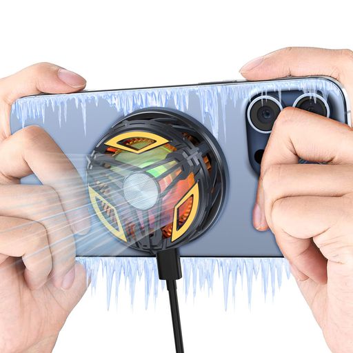 【凍結可能・抜群な冷却効果】まだ長時間のスマホ/パソコン使用で発熱に悩んでいませんか。熱暴走に対処するための小さな冷却ファンが来ています!スマホクーラーは第4世代のペルチェ素子冷却技術を採用し、超巨大な冷却面積、円形の全方位放熱アルミニウム伝導、温度を氷点下まで下げることができます!このスマートフォンクーラーを使って、モバイルゲームを操作すると、より効果的になります。 【磁気式・クリップ式】マグネット式とグリップ式の2wayで、自由に選んでお使いいただけます。超強力マグネットを搭載しており、スマホやタブレット、パソコンなど様々な機種で使用できます。マグネットなしでも大丈夫。マグネットシールと静電シールが付属されて、跡が残らずマグネット機能の使用を実現します。クリップは簡単に取り外すことができ、三脚にも取り付けてライブで使用することも可能です。 【コンパクトで軽量設計】冷却ファンの本体のサイズは61mm(幅)x61mm(奥行き)x25mm(高さ)です。コンパクトで手の操作を遮ることなく、手が疲れません。外出先では、カバンやバッグなどに入れて持ち歩くことができ、負担が全くかかりません。