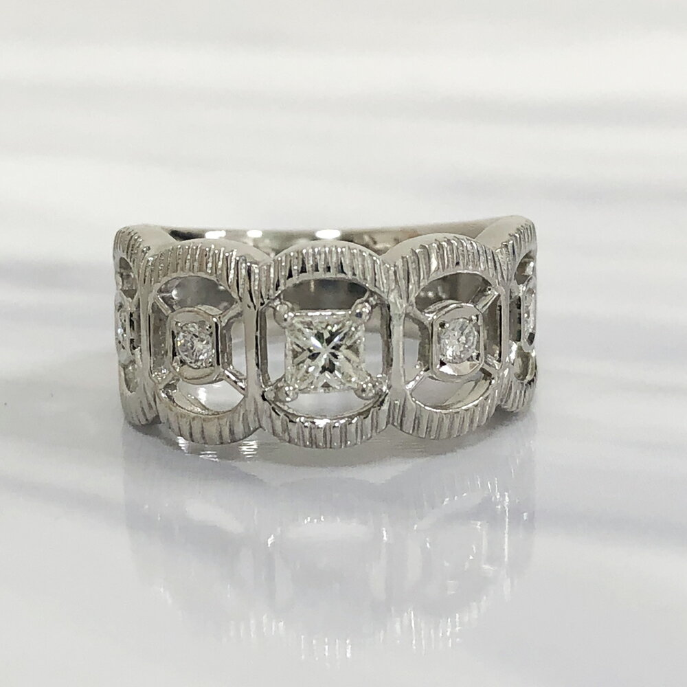 Rakuten - 【中古】Pt900　ダイヤ　アンティーク　デザインリング 指輪　レディース ジュエリー ダイヤ0.25ct　0.15ct　10.9g 11号