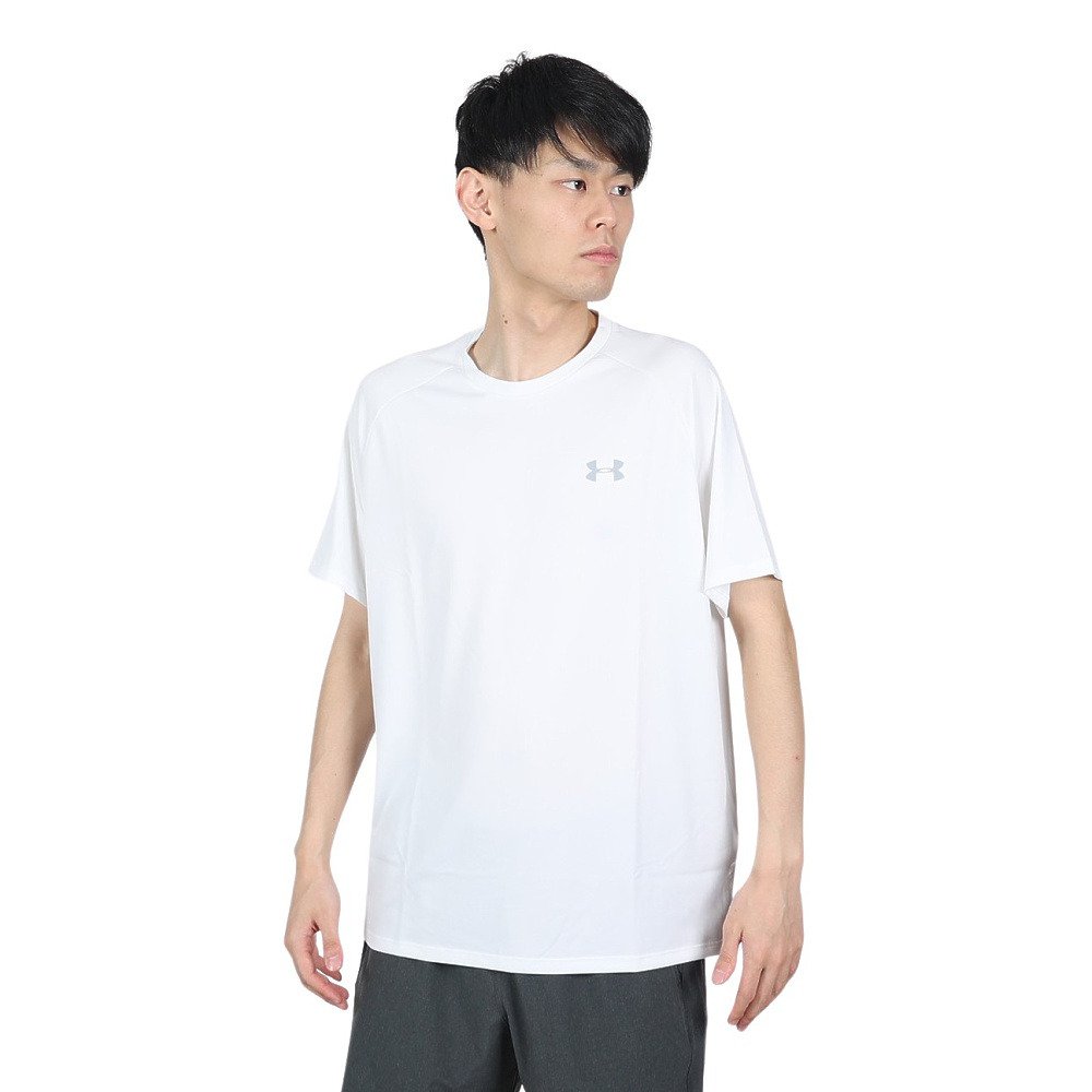 ●素材:ポリエステル100%●サイズ:【S(SM)サイズ】胸囲85〜91cm 身長162〜168cm 【M(MD)サイズ】胸囲89〜95cm 身長167〜173cm 【L(LG)サイズ】胸囲93〜99cm 身長172〜178cm 【LL(XL)サイズ】胸囲97〜103cm 身長177〜183cm 【3L(XXL/XO)サイズ】胸囲101〜107cm 身長182〜188cm【実寸サイズ】●Sサイズ詳細:【着丈】67cm 【身幅】48cm 【裄丈】44cm●Mサイズ詳細:【着丈】69cm 【身幅】51cm 【裄丈】44cm●Lサイズ詳細:【着丈】72cm 【身幅】53cm 【裄丈】45cm●LLサイズ詳細:【着丈】76cm 【身幅】57cm 【裄丈】46cm●3Lサイズ詳細:【着丈】78cm 【身幅】58cm 【裄丈】47cm●アンダーアーマー独自の定番トレーニングギア。ゆったりとして軽く、涼しさをキープ。●Tech(テック):吸汗速乾性と伸縮性を兼ね備え、柔らかな肌触りを提供する定番ファブリック●水分コントロール:汗を素早く吸収、外部へ発散し、アスリートの身体を常にドライに保つ●臭いを軽減●フィット:ルーズ●洗濯機洗い可能●メーカーカラー表記:White/OvercastGray(100)【商品の購入にあたっての注意事項】※弊社独自の採寸・計量方法により計測を行っておりますため、多少の誤差が生じる場合があります。※一部商品において弊社カラー表記がメーカーカラー表記と異なる場合があります。※ブラウザやお使いのモニター環境により、掲載画像と実際の商品の色味が若干異なる場合があります。※掲載の価格・製品のパッケージ・デザイン・仕様について、予告なく変更することがあります。あらかじめご了承ください。