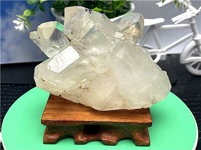 水晶 クラスター 最強の浄化力を持つ  送料無料 高透明度 天然石 台座 ...