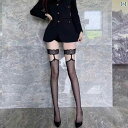 ガーターベルト 普段使い シンプル セクシーで ホットな レッド エッジの ブラック シルクの レッグリング サスペンダー ニーハイ ソックス 女性用 ネットの...
