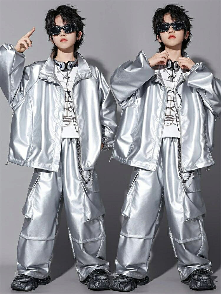 シルバーセットアップ ダンス衣装 キッズ ヒップホップ メタリックパンツ ジャケット 銀光沢 カーゴポケット シャイニーシルバー クールデザイン チアガール 運動会 幼稚園 応援団 発表会 団体服 普段着 子供服 ストリートダンス ステージ服装 演出服