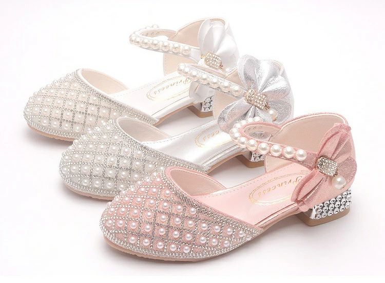 キッズフォーマルシューズ 子供ドレスシューズ 女の子 サンダル スパンコール キラキラシューズ 子ども靴 可愛い プリンセス風 夏 履きやすい エレガント ガールズ ジュニア 演奏会 発表会 入学式 卒園式 結婚式 ピアノ ホワイト ピンク シルバー お姫様風 17.5cm-23.5cm
