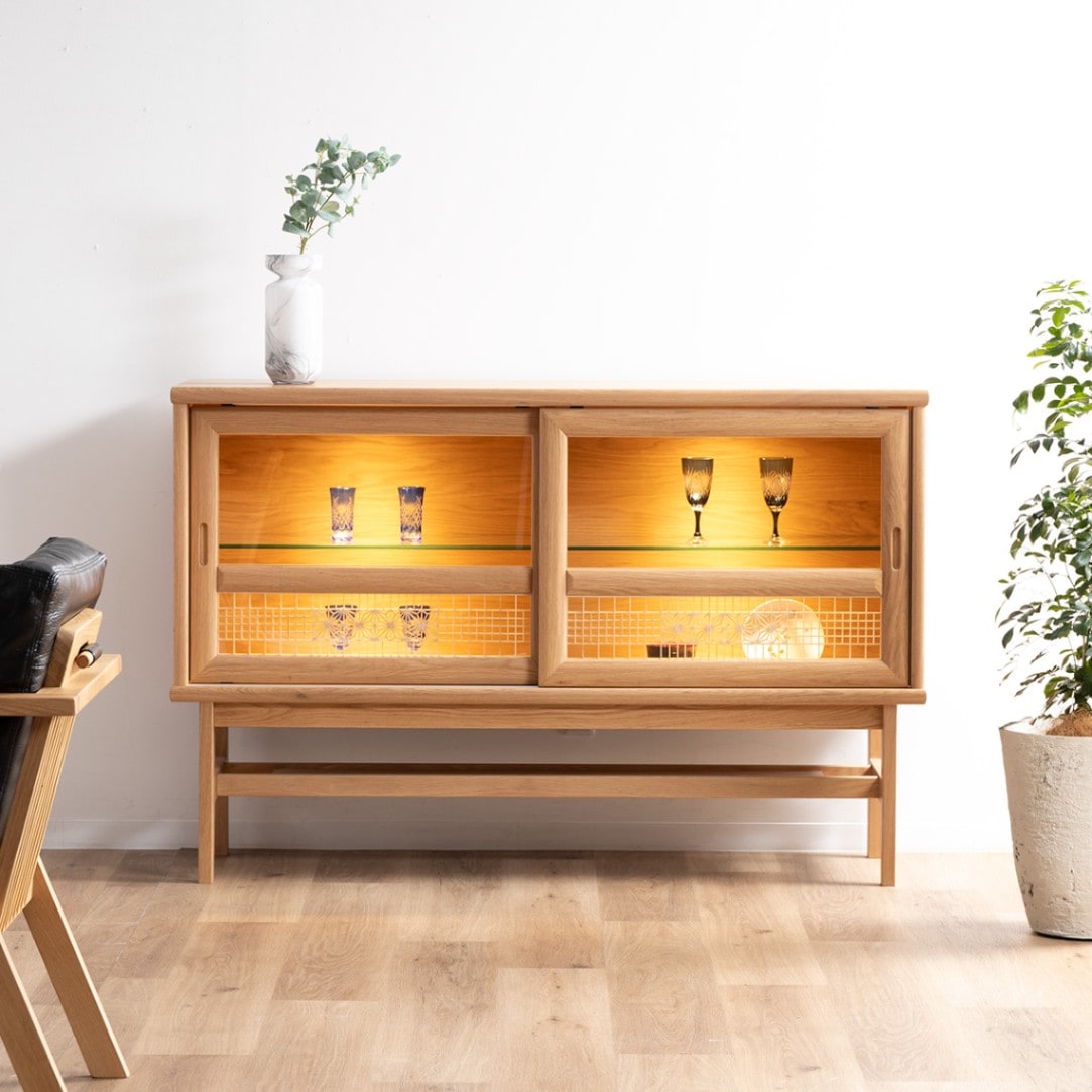 キャビネット　サイドボード　ショーケース アンティーク食器棚・キャビネット チーク無垢材 ヴィンテージ