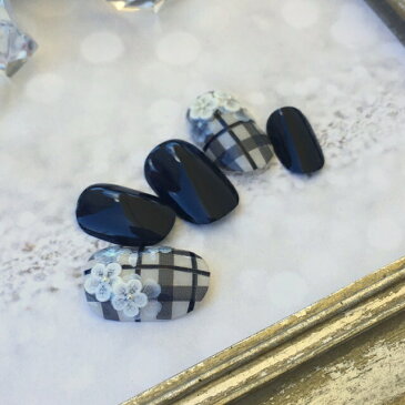 ネイルチップ|ブラックチェックフラワーガーリーネイル短い爪ベリーショートからロングチップのつけ爪選べるサイズでぴったりネイルジェルネイルでワンランク上のチップを是非!成人式やブライダルにも人気!