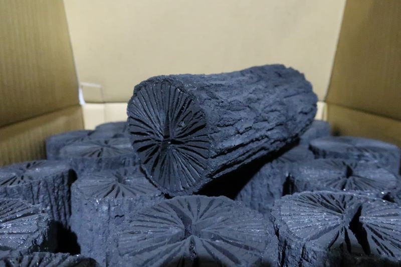 クヌギ、茶道用大（*飾り）（最高級品）木炭　長さ15cm前後　直10cm前後　10kg×2箱...