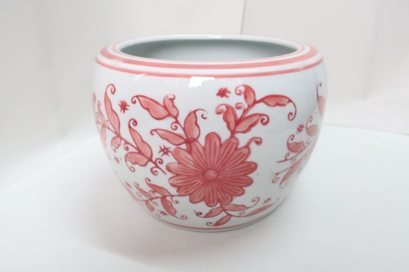 手火鉢（赤白花柄）