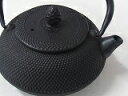 南部鉄急須、新算玉アラレ　0.4L　5個セット販売　　OIGEN浄水竹炭5枚付 a cost-iron tea pot 熟練した鋳物師によって作られた日本の伝統工芸品です。使っているうちに深い味わいが出て手放せなくなります南部鉄器 　　　