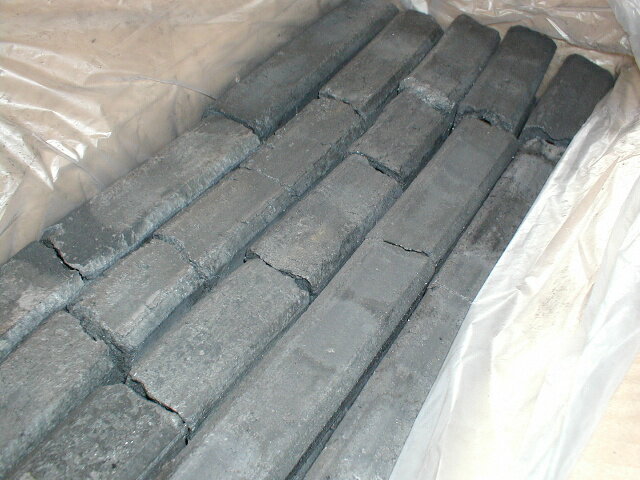 1級オガ備長炭10kg *外装箱は予告なく変更する場合がございますのでご了承ください。