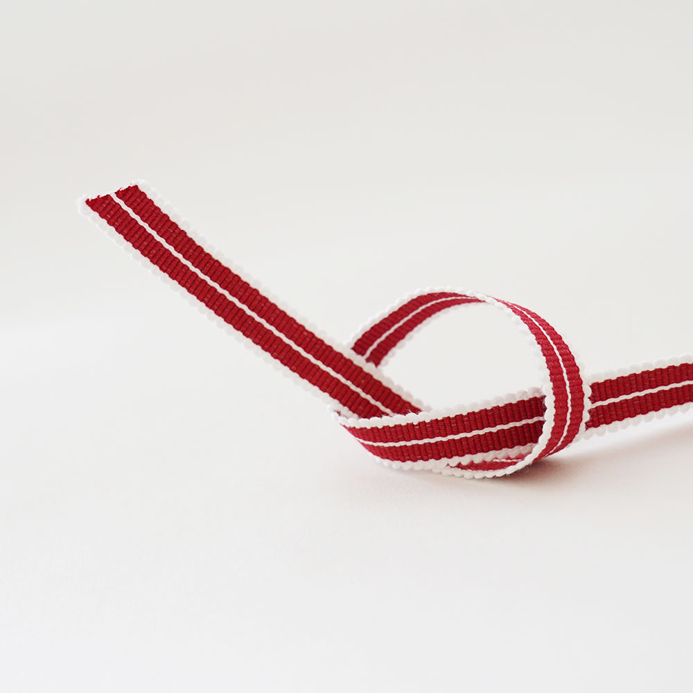 お祭り用品　箱紐（平紐）白に赤2本線【#228】一巻（巻き売り）　幅：12mm／長さ：60m　[ はこひも ひらひも さなだひも おび 手芸 血止め 平打ちひも 平打紐 組みひも 組紐 tape 真田紐 組み紐 ]