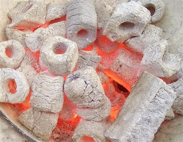 【北海道、沖縄除き送料無料】備長炭 七輪 焼鳥 焼肉 木炭 カット炭 太陽炭 10kg【あす楽対応】通販格安セール情報 楽天 通販