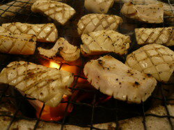 国産 牛のコリコリ (タケノコ、ヨメナカセ、ハツ元) 200g