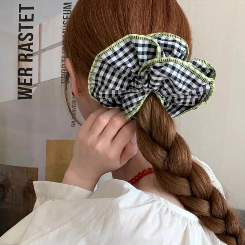 发束 - ビッグシュシュ フリル ギンガムチェックボリュームシュシュ ヘアゴム バイカラー 大人可愛い おしゃれ レデイースヘアアクセサリー