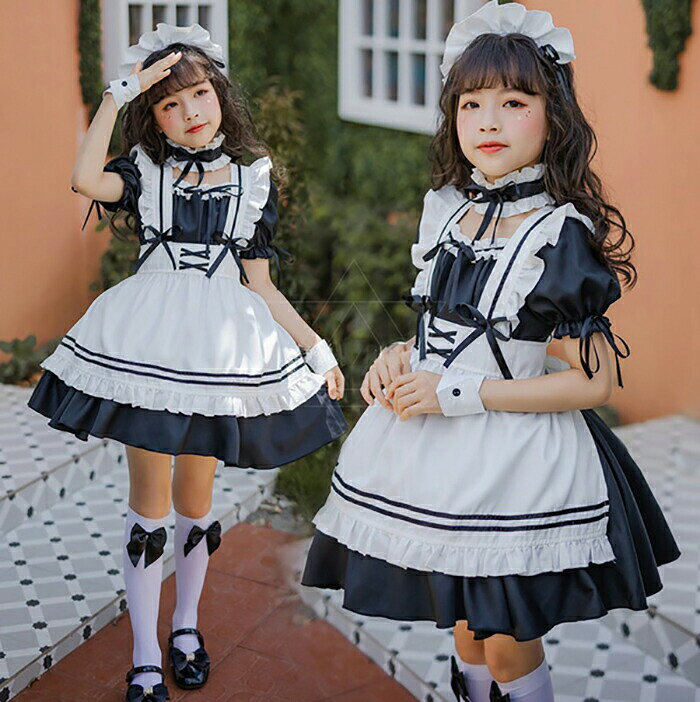 【商品紹介】商品名:メイド服 キッズ コスプレ ブラック 黒 メイド ワンピース 衣装 子供用 女の子 仮装 半袖 ロリータ セット 子供 仮装 こども ハロウィン衣装 子供服 キッズドレス 可愛い コスプレ 子供用 キッズ 110 120 130 140 150【スペック】セット内容:頭飾り+ワンピース+エプロン+袖カバーx2 素材:コットン+ポリエステルサイズ:110、120、130、140、150※詳細サイズは画像をご参照ください。※サイズに±2cm程の誤差がある場合がございますので、予めご了承ください。【Color】写真通り【注意事項】◆生産ロット、入荷時期により柄や色の濃い薄い等、異なる場合が御座います。カラーにより同じサイズでも2〜3cm誤差が生じる場合がございます。◆海外製品のため縫製品質が日本とは異なり、縫製が雑、糸の始末ができていない場合もございますので予め御了承ください。◆使用時の破損や事故等につきましては責任を負いかねます。◆輸入品の為、輸送の際に生じるキズ・汚れ・箱潰れがある場合がございますが新品です。◆あくまで画像はイメージですので、商品改良の為パッケージや一部仕様が少し変更になる場合もございます。◆会社概要・お買い物ガイドに他にも詳しく記載しておりますので事前に確認していただくことをお勧めいたします。◆商品画像はライトの下で撮影しており、ご覧いただくモニター等の違いで画像と実商品の色合いが若干異なる場合がございますので、予めご了承下さい。◆ご使用のパソコン環境により、商品画像と実際の商品の色味とが多少異なって見える場合がございます。◆販売価格を抑えるため弊社では簡易包装での発送となります。あらかじめご了承ください。【原産国】中国(日本の企画により厳格に生産されています。)【商品安心保証】初期不良の場合は返品・返金・交換対応させていただきます。商品到着より7日以内に、弊社までご連絡いただきますようお願いいたします。お使用方法がわからない等、何かお困りの問題、ご不明な点がありましたら解決策をご案内します。お気軽にメ一ルでご連絡くださいませ。◆以上の内容を十分にご理解いただきました上でご注文をお願いいたします◆メーカー希望小売価格はメーカーカタログに基づいて掲載していますメイド服 キッズ コスプレ ブラック コスプレ 変装 仮装 コスチューム一式 超目玉商品 110 120 130 140 150