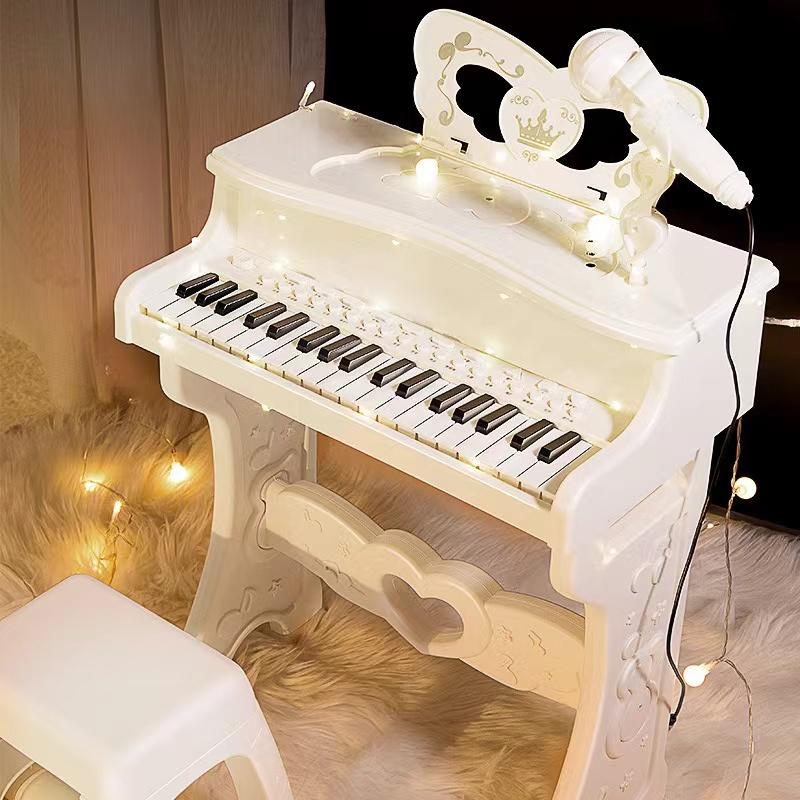 子ピアノ ピアノ おもちゃ おもちゃのピアノ 子供用 キッズ 光る ミニピアノ マイク付き 電子 キーボード こどもの日 誕生日 多機能