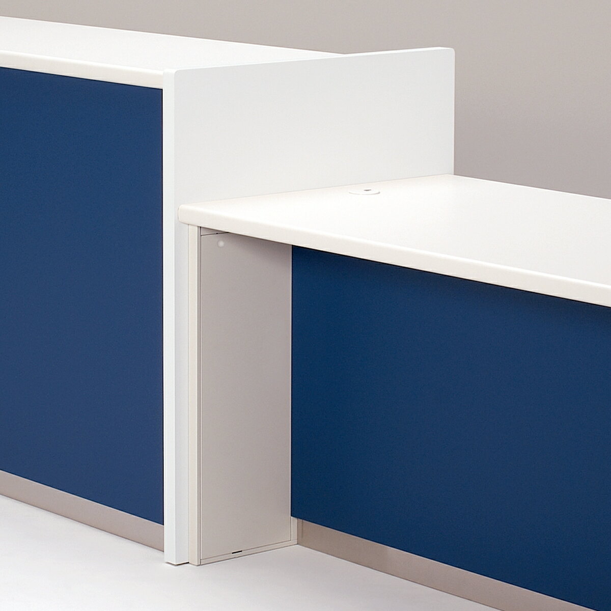 プラス ハイ・ローカウンター用ジョイントパネル DK-HLSP【幅35×奥行720×高さ960mm】【カラー：ホワイト】