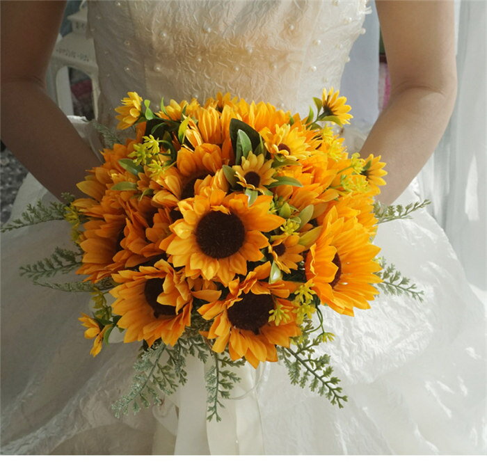 イエロー　ヒマワリ【ブーケ】ウェディングブーケ/造花ブーケ/ブライダルブーケ/ラウンドブーケ/トスブーケ/結婚式/花束【直径約25cm、高さ30cm】向日葵