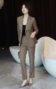 高級感 スーツ 洗える レディーススーツ エレガント ダブルボタンスーツ 2点セット 結婚式 二次会 卒業式 30代 40代 フォーマルスーツ 着痩せ OL 通勤 成人式 スーツセット カジュアルスーツ ママ セレモニースーツ 長袖 ジャケット+パンツ 送料無料 オフィス カーキ XS~XLネット予約
