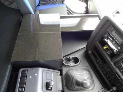 100 本物保証 いすゞ 新型 ファイブスター ギガ センターコンソール B センターテーブル コンソール テーブル 収納 内装 棚 板 収納ボックス サイドテーブル トラック トラック用品 内装品 パーツ カー用品 車用品 カーグッズ アクセサリー アクセサリ カスタム