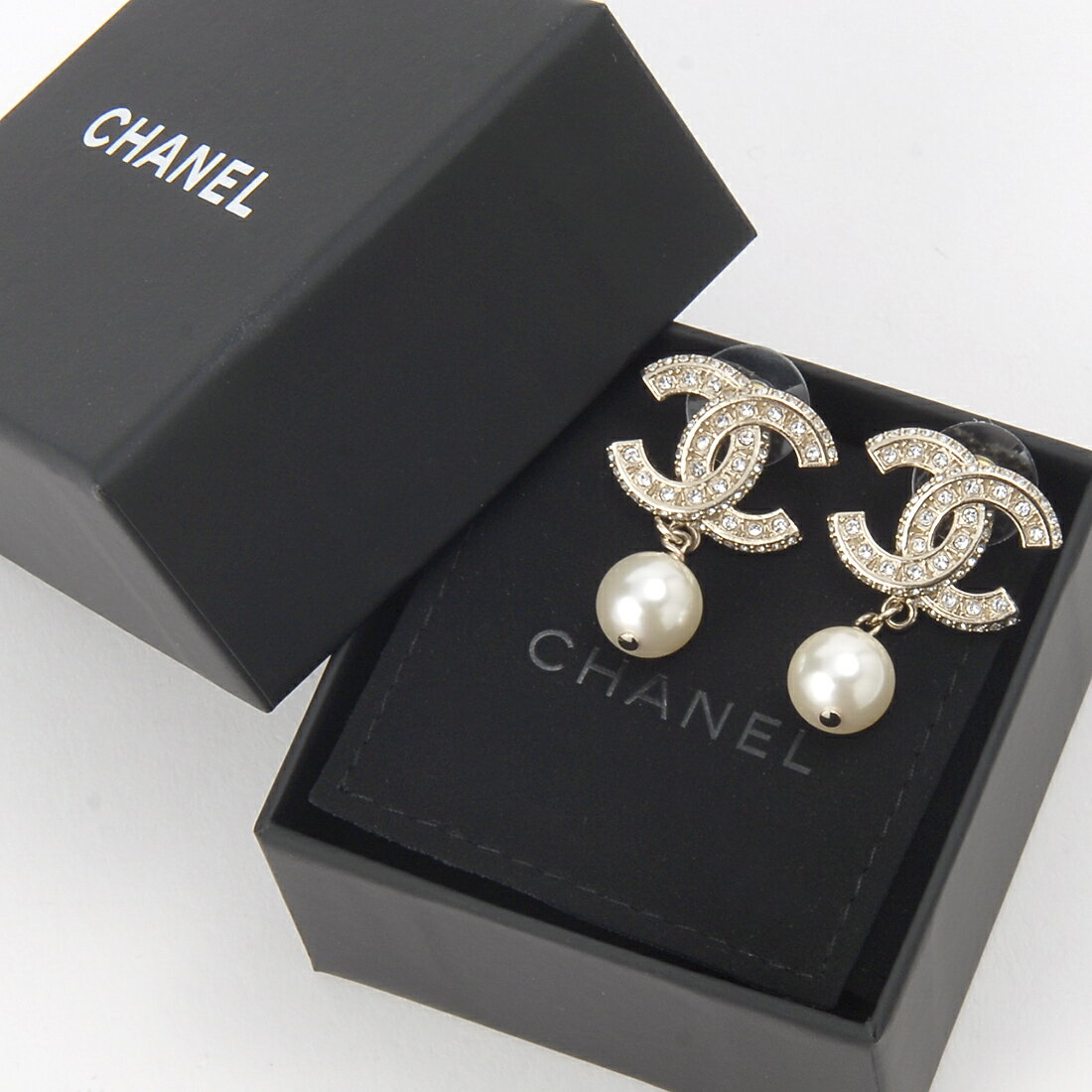 CHANEL シャネル ピアス レディース A86506 Y09902 Z2953 ココマーク ロゴピアスのサムネイル