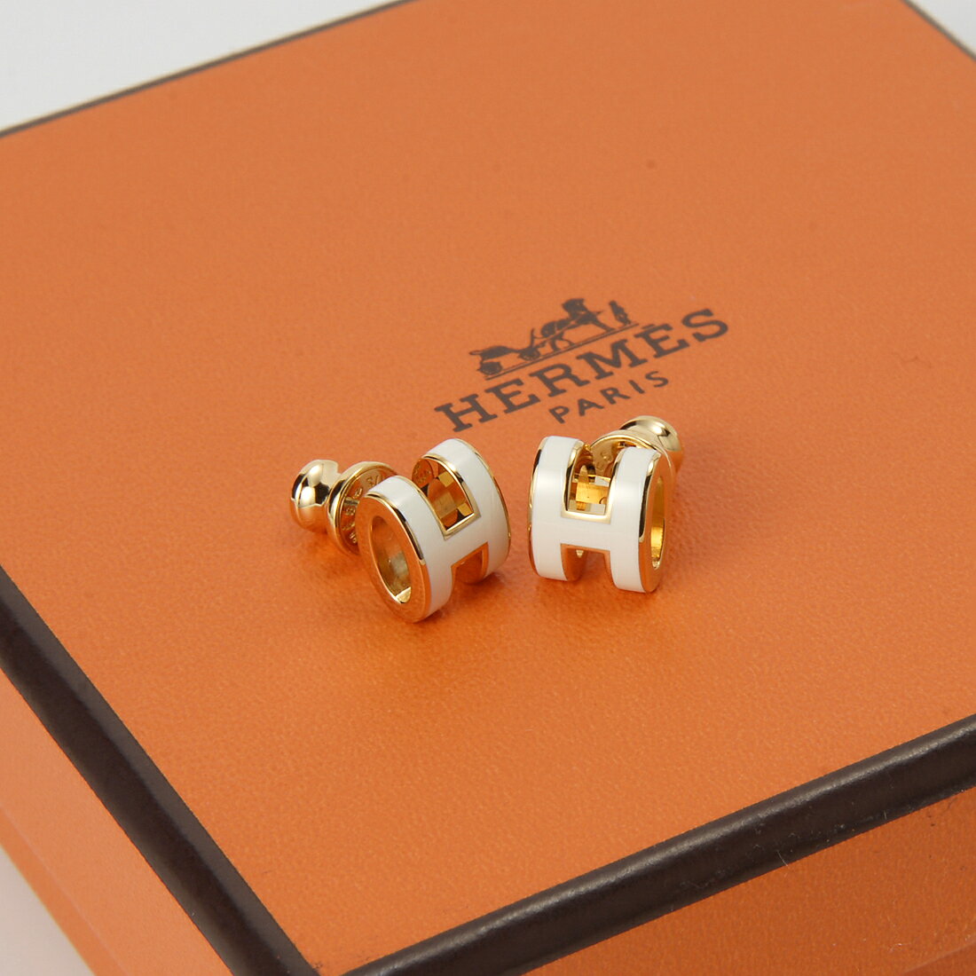楽天市場】エルメス ピアス（カラーホワイト）の通販