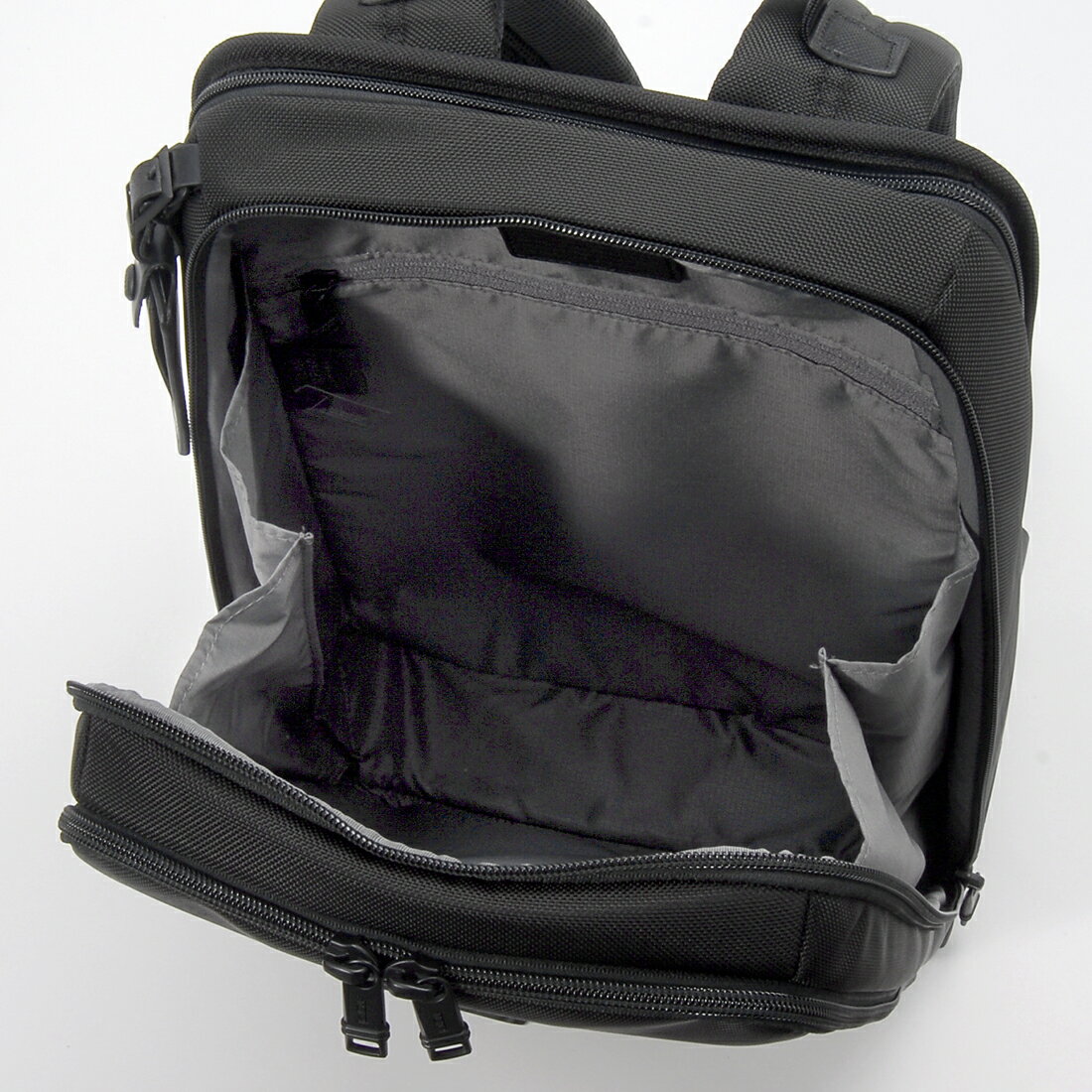 訳あり　底面に型崩れあり　TUMI トゥミ リュック ブラック 02603581D3 ALPHA アル...