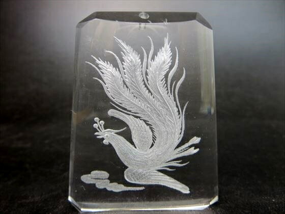 【ペンダントトップ】クリスタルガラス手彫り鳳凰52×43×10mm【クリア】