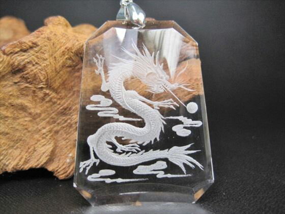 ※訳あり※【ペンダントトップ】クリスタルガラス手彫り龍【クリア】