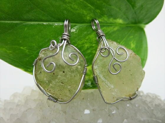 ※特価※【ペンダントトップ 】リビアングラス約4〜4.8g【鑑別済み】