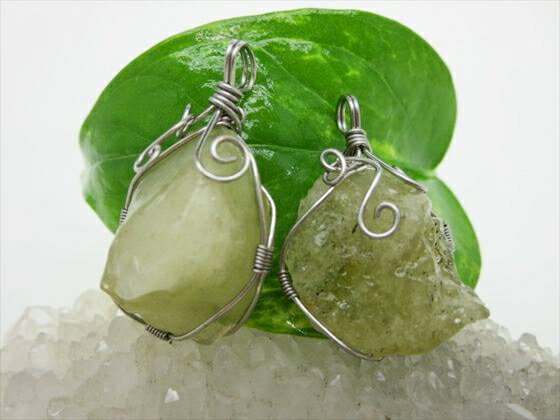 ※特価※【ペンダントトップ 】リビアングラス約8〜8.8g【鑑別済み】