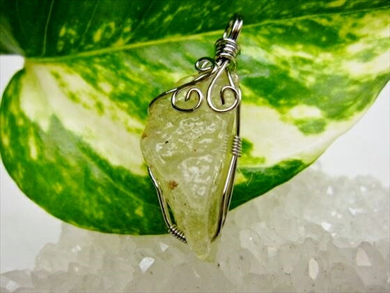 【ペンダントトップ 】リビアングラス5g【一点物】【鑑定済み】